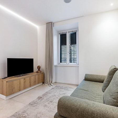 App 206 Palazzo Cavour Appartement Bozen Buitenkant foto